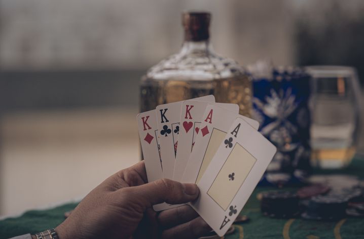 Online Casino: Spielautomaten und Live-Spiele im Überblick
