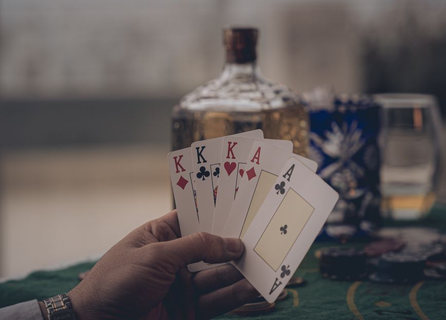 Online Casino: Spielautomaten und Live-Spiele im Überblick