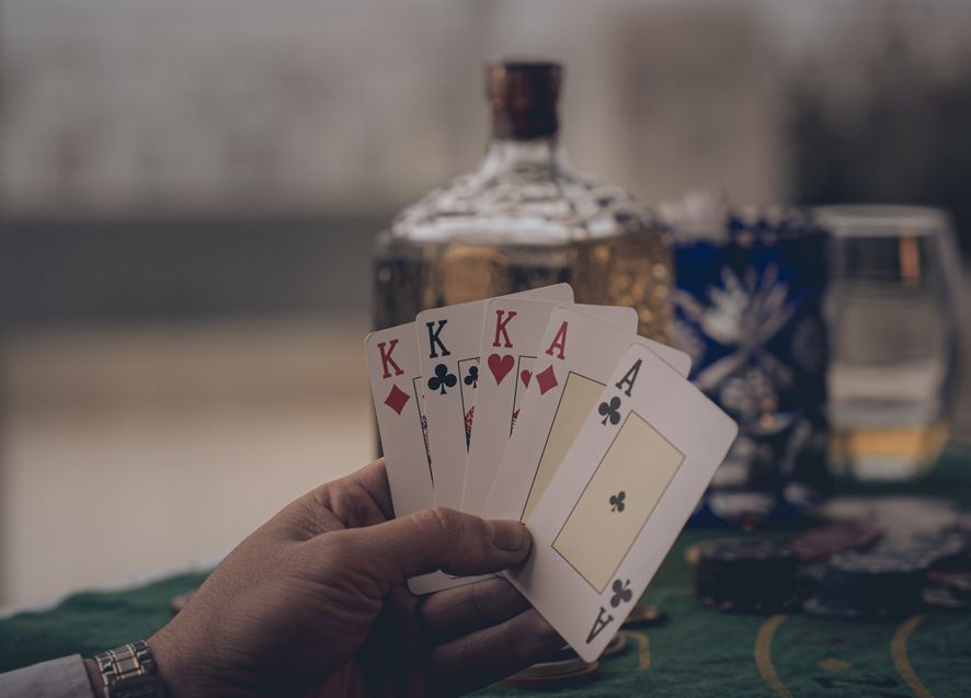 Online Casino: Spielautomaten und Live-Spiele im Überblick