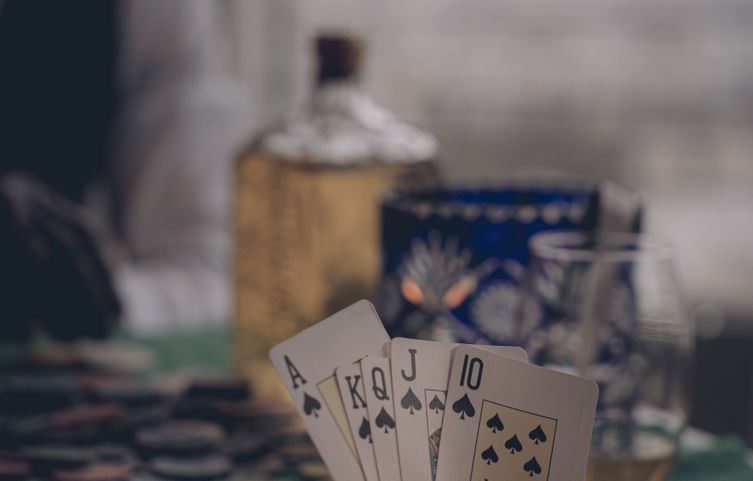 Online Casino: Spielautomaten und Live-Spiele im Überblick