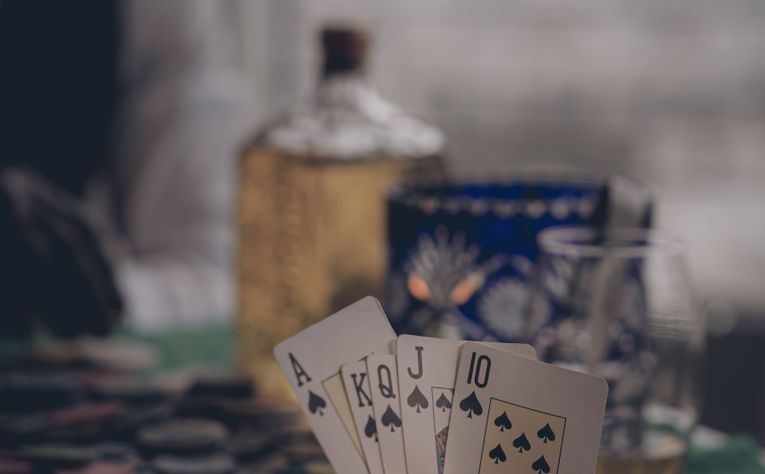 Online Casino: Spielautomaten und Live-Spiele im Überblick