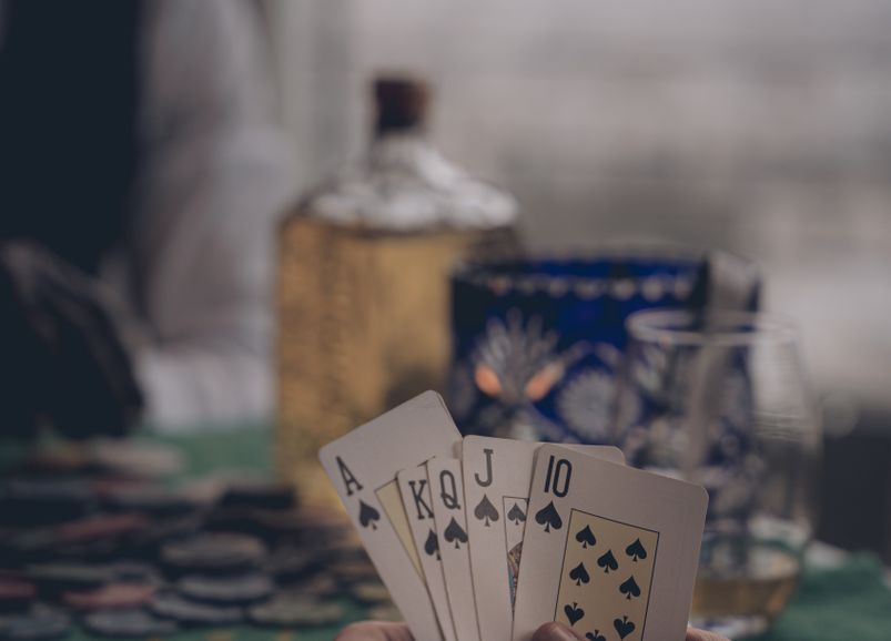 Online Casino: Spielautomaten und Live-Spiele im Überblick
