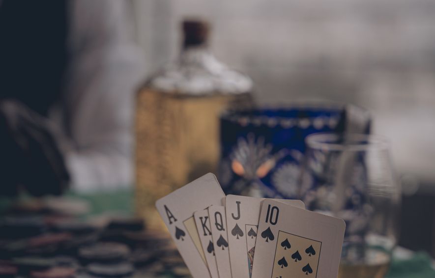 Online Casino: Spielautomaten und Live-Spiele im Überblick
