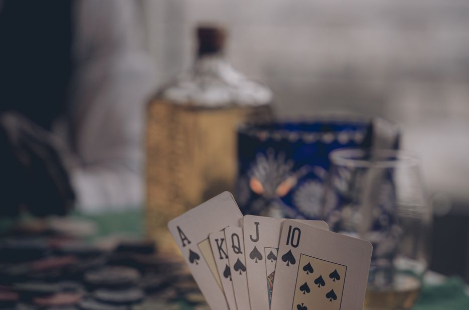 Online Casino: Spielautomaten und Live-Spiele im Überblick