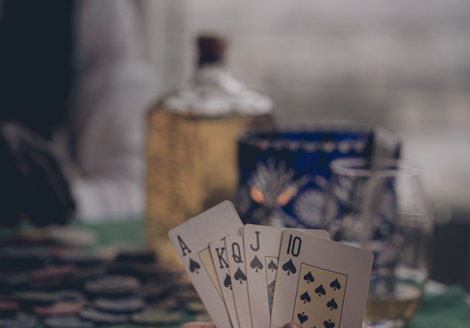 Online Casino: Spielautomaten und Live-Spiele im Überblick