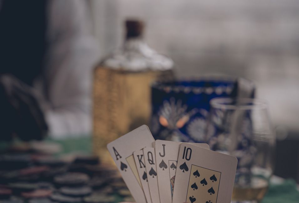 Online Casino: Spielautomaten und Live-Spiele im Überblick