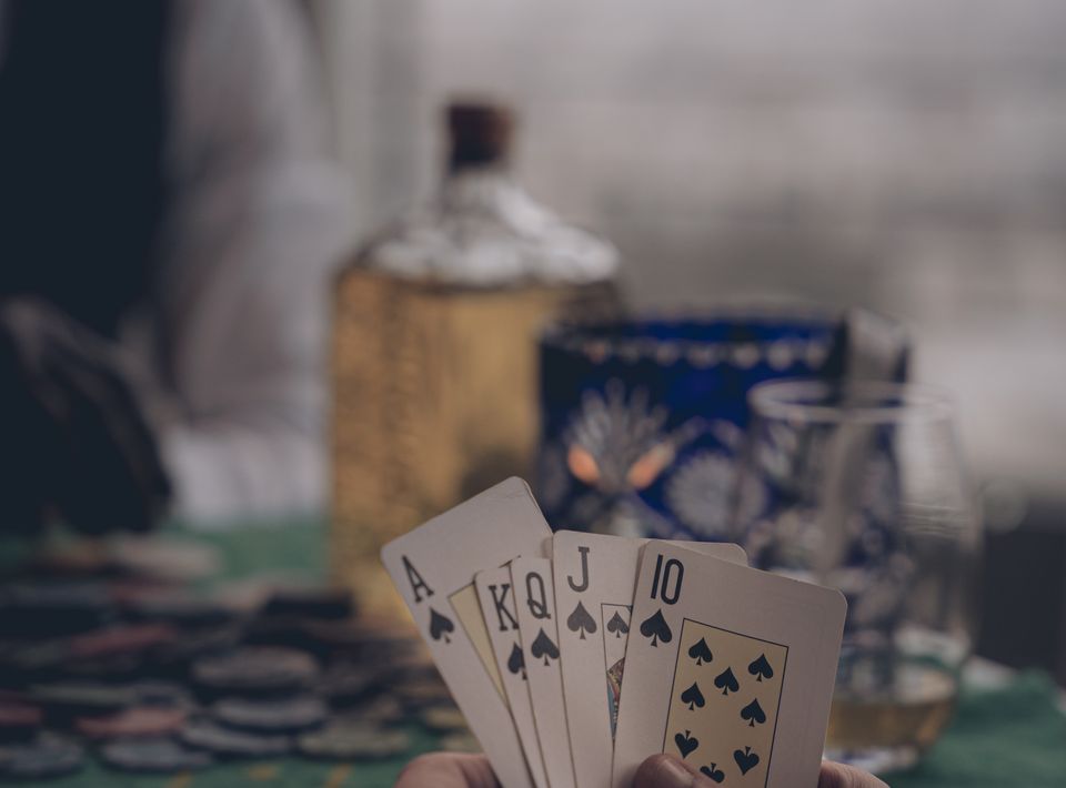 Online Casino: Spielautomaten und Live-Spiele im Überblick