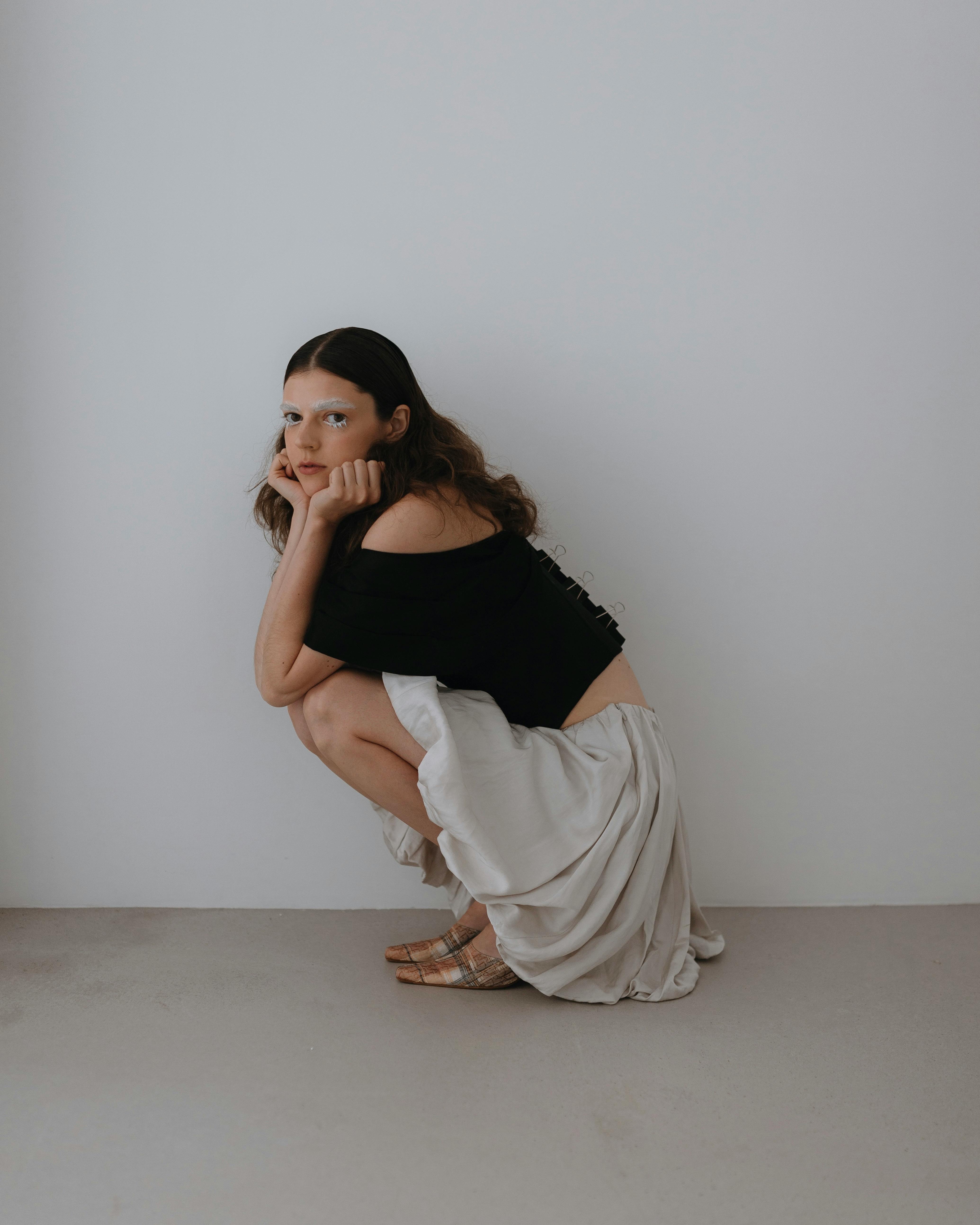 bezplatná Základová fotografie zdarma na téma běloch, černá špička, dlouhé vlasy Základová fotografie