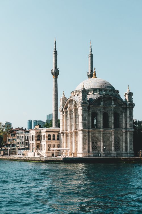 Free Scenic view of the Ortaköy Mosque by the Bosphorus in Istanbul, showcasing iconic architecture. Stock Photo