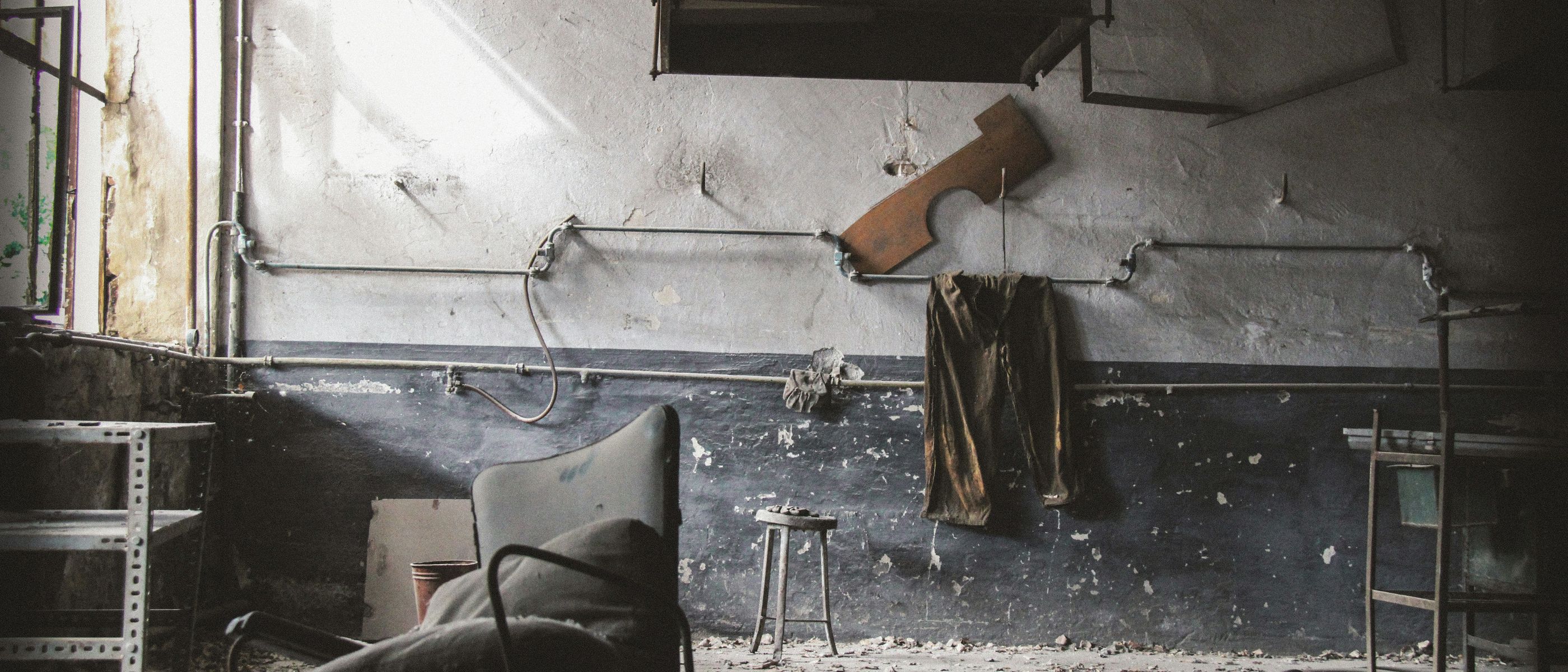 End of Tenancy Decorating in Bellingham — careful masking before painting begins