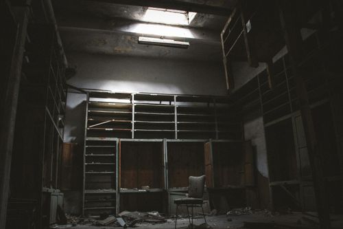 Free Explore the eerie and abandoned interior of a derelict building in Kayseri, Türkiye. Stock Photo