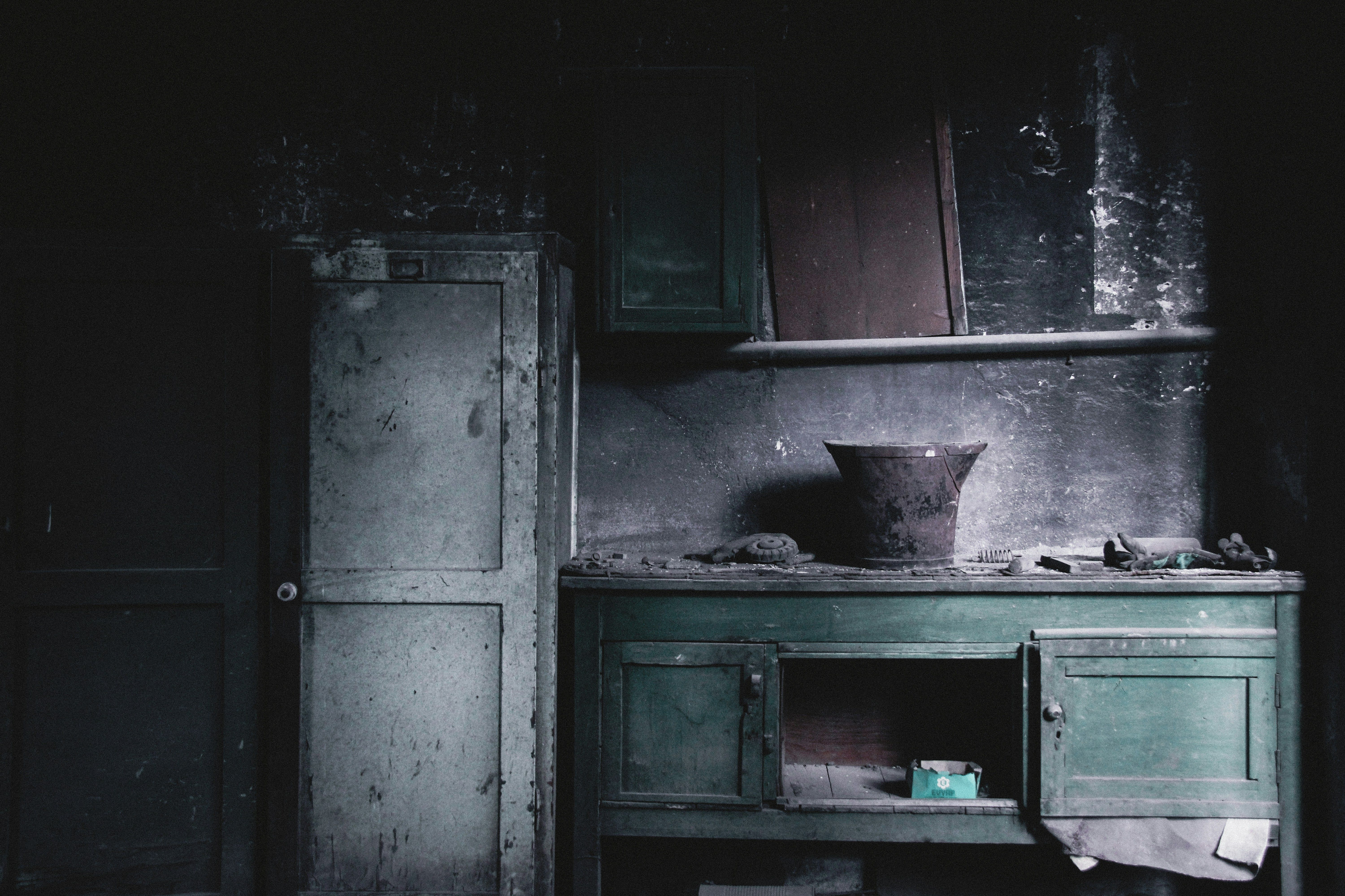 Inside Voysey House – the archival home of Sanderson Design Group — Photo by Yusuf Onuk on Pexels