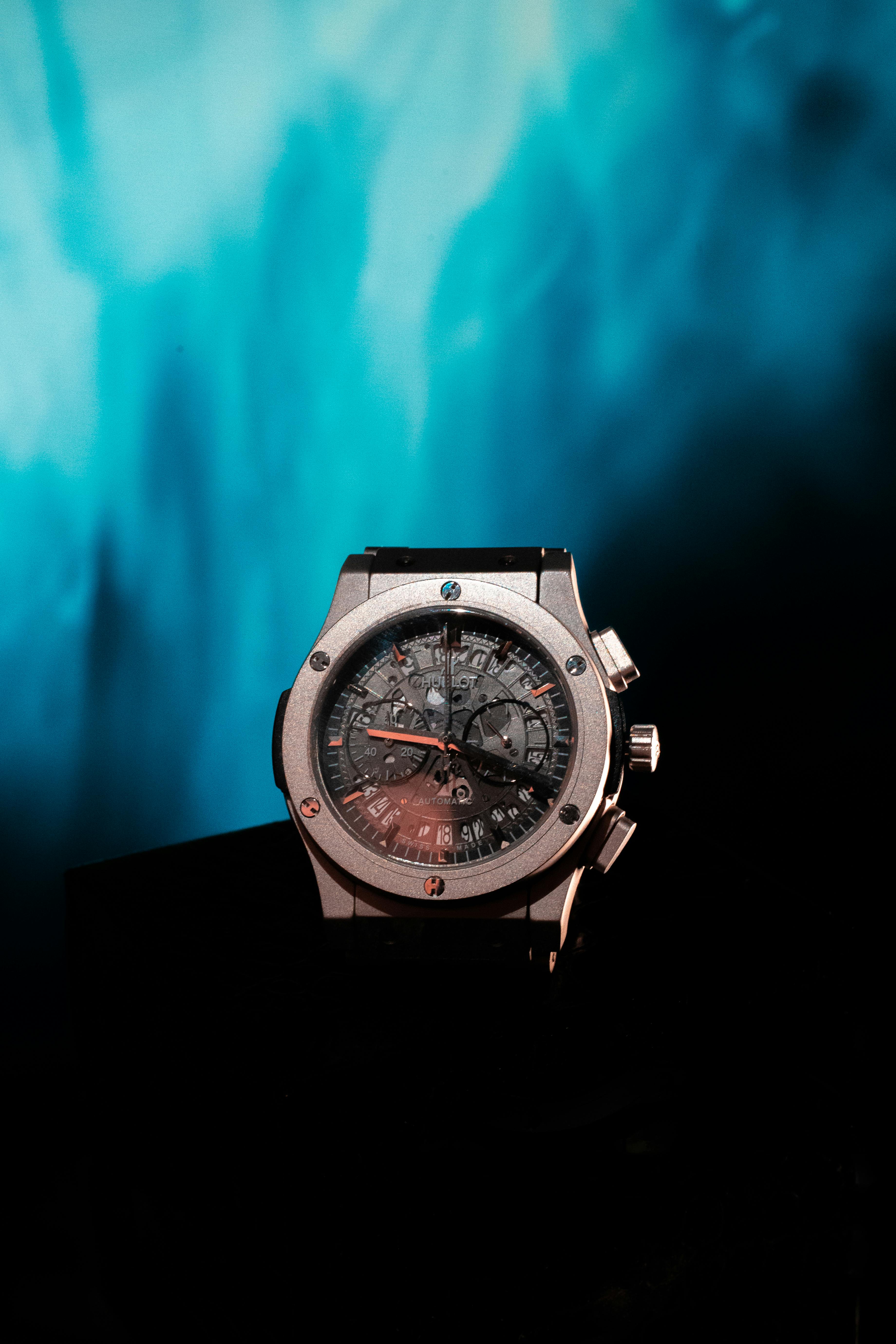 Lot De Pièces Horlogerie - Engrenages, Boutons, Réveils - N°32 - Occasion Bon état
