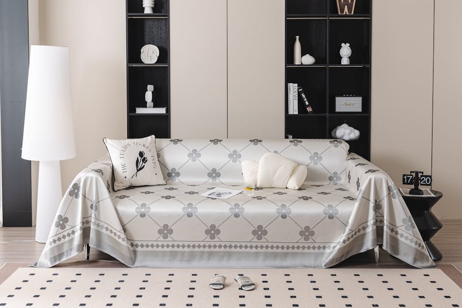 Różne podkładki, ślizgacze i kółka meblowe dobrane do ochrony podłogi