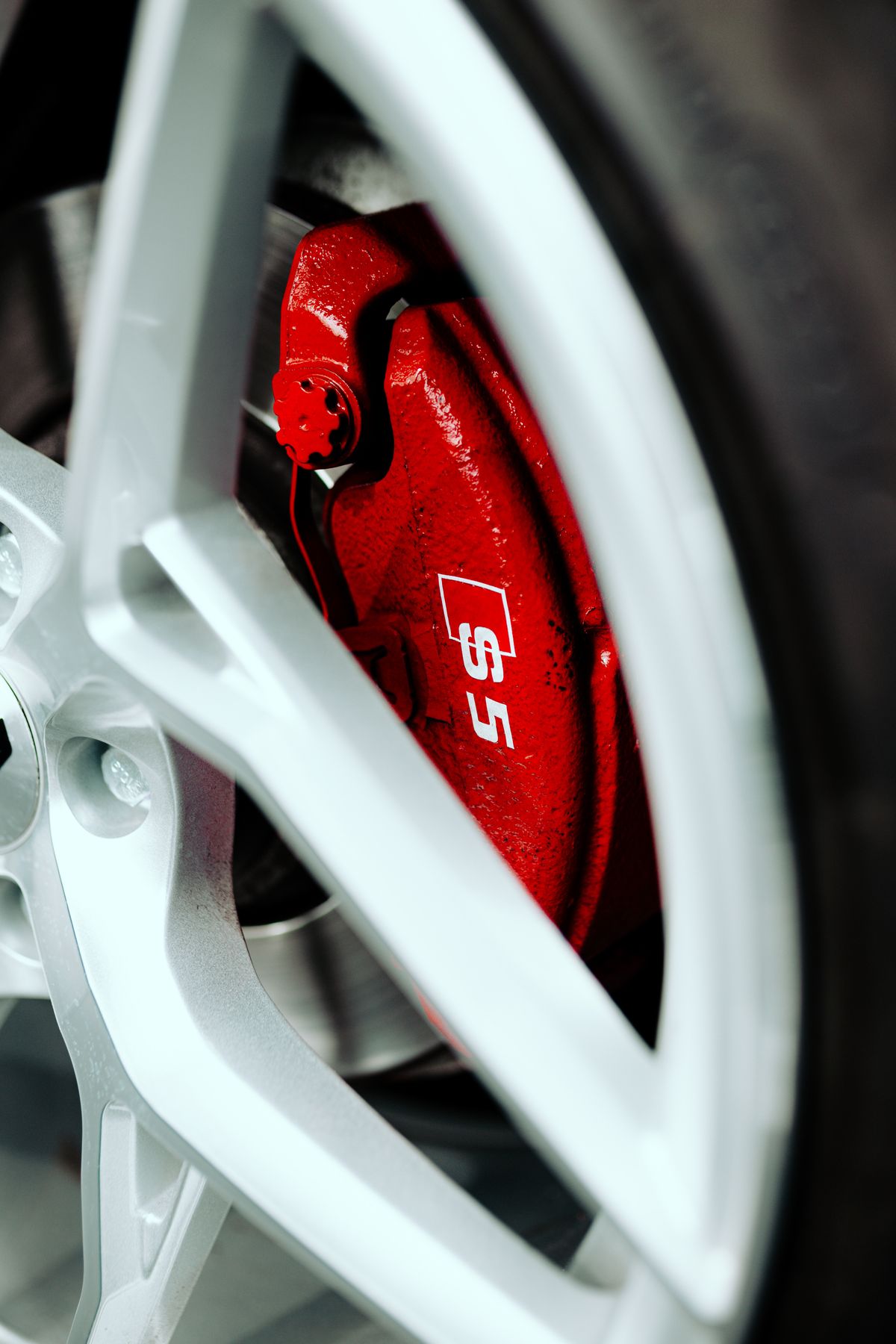 car pulls when braking - close up detail