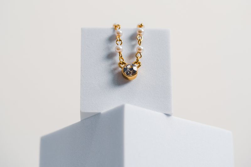 How to Sell Jewellery Online Using AI-Generated Product Photos