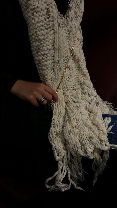 Brushed lambswool scarf in oat — photo by Merve YAYLA on Pexels