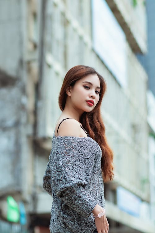 Free Woman Wearing Grey Off-shoulder Top Stock Photo