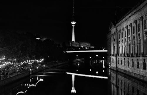 Free Grayscale Photo of City at Night Stock Photo