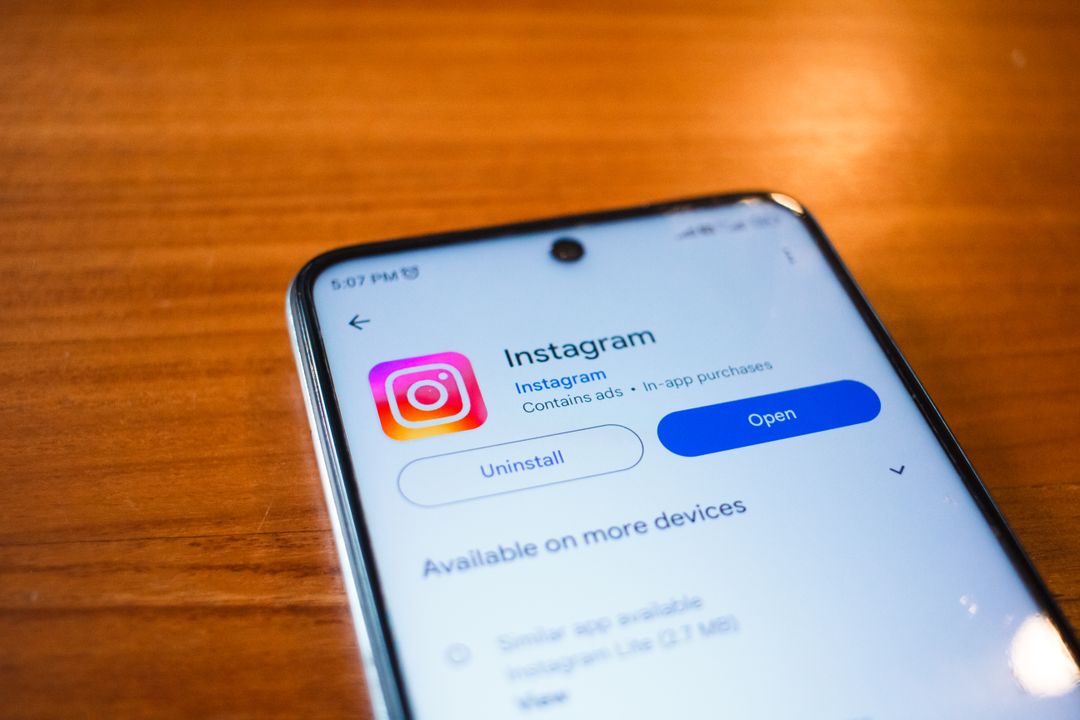 facebook ads vs instagram ads - Grid of Facebook lead ad, Instagram Reels ad, carousel ad, and Stories ad examples for KSA bu