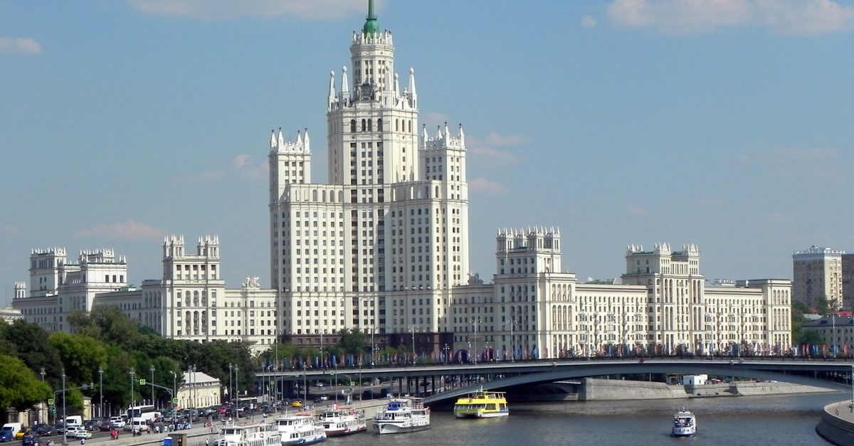Russia Passes Crypto Law Allowing Trading Under Central Bank Watch