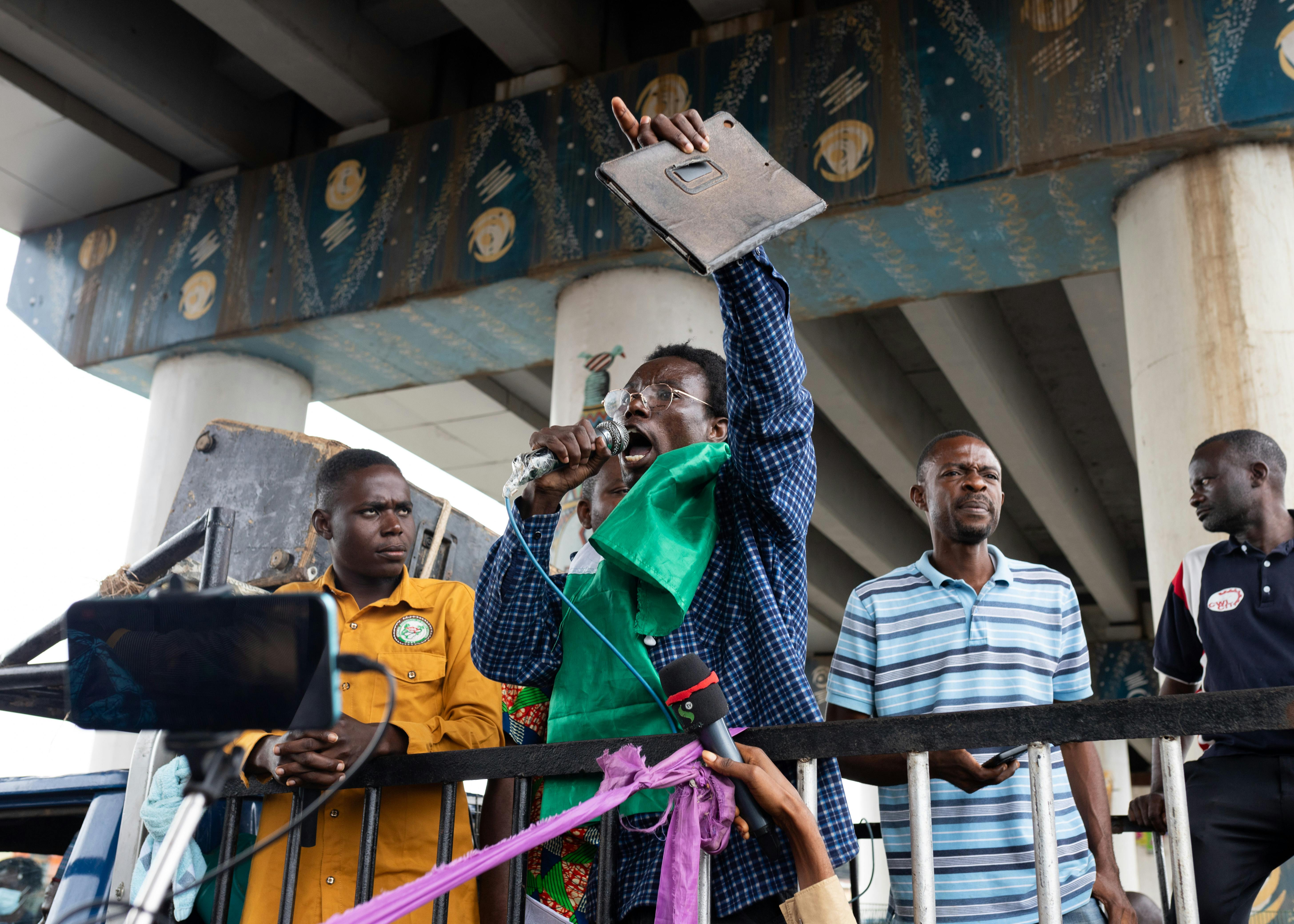 The Secret Techniques of Charismatic Public Speaking