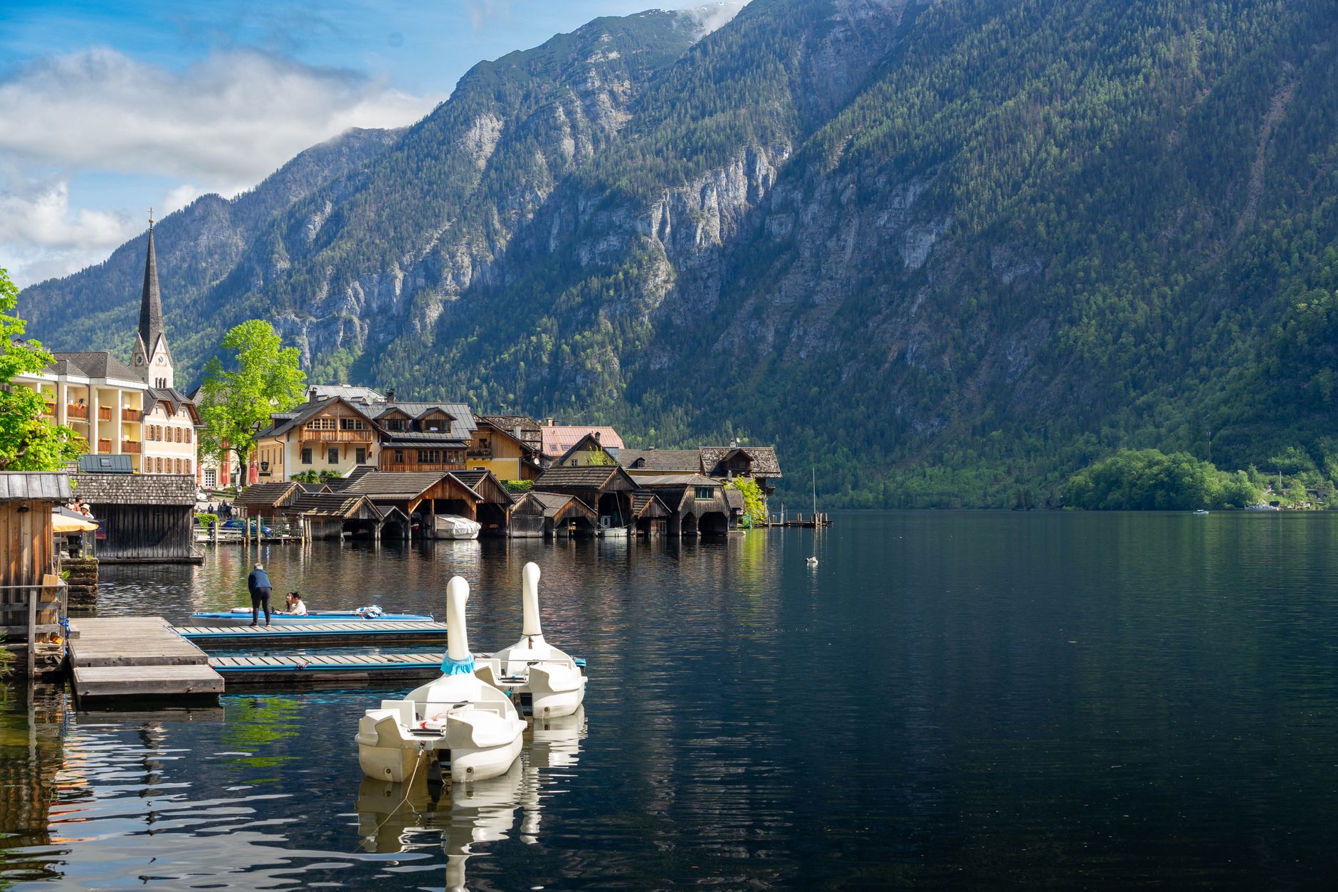 Hallstatt, Austria: Desa Dongeng di Tepi Danau yang Wajib Masuk Bucket List Liburanmu!