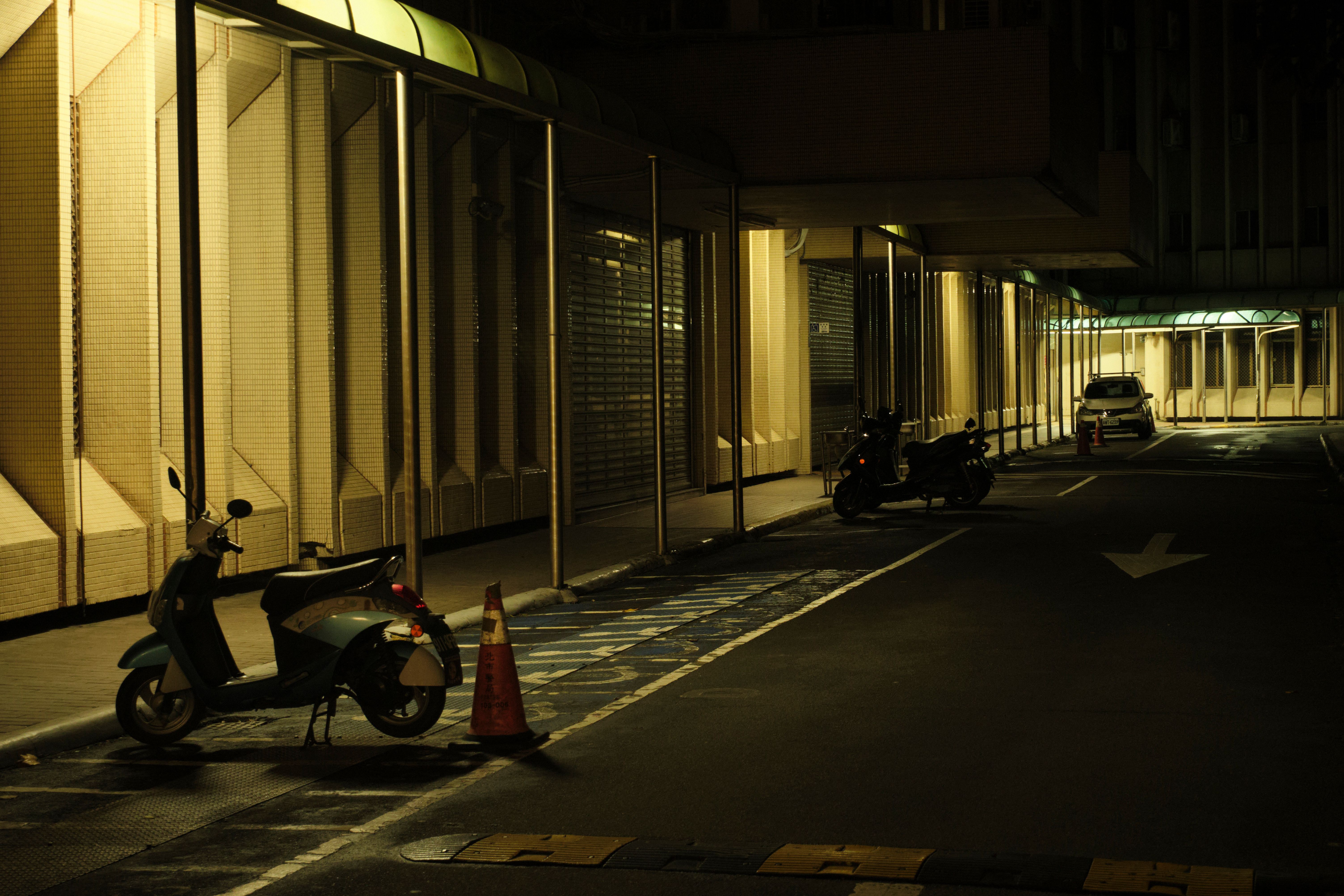 India's electric scooter boom: Mass market adoption spreads beyond metros — Photo by 可翔 陳 on Pexels