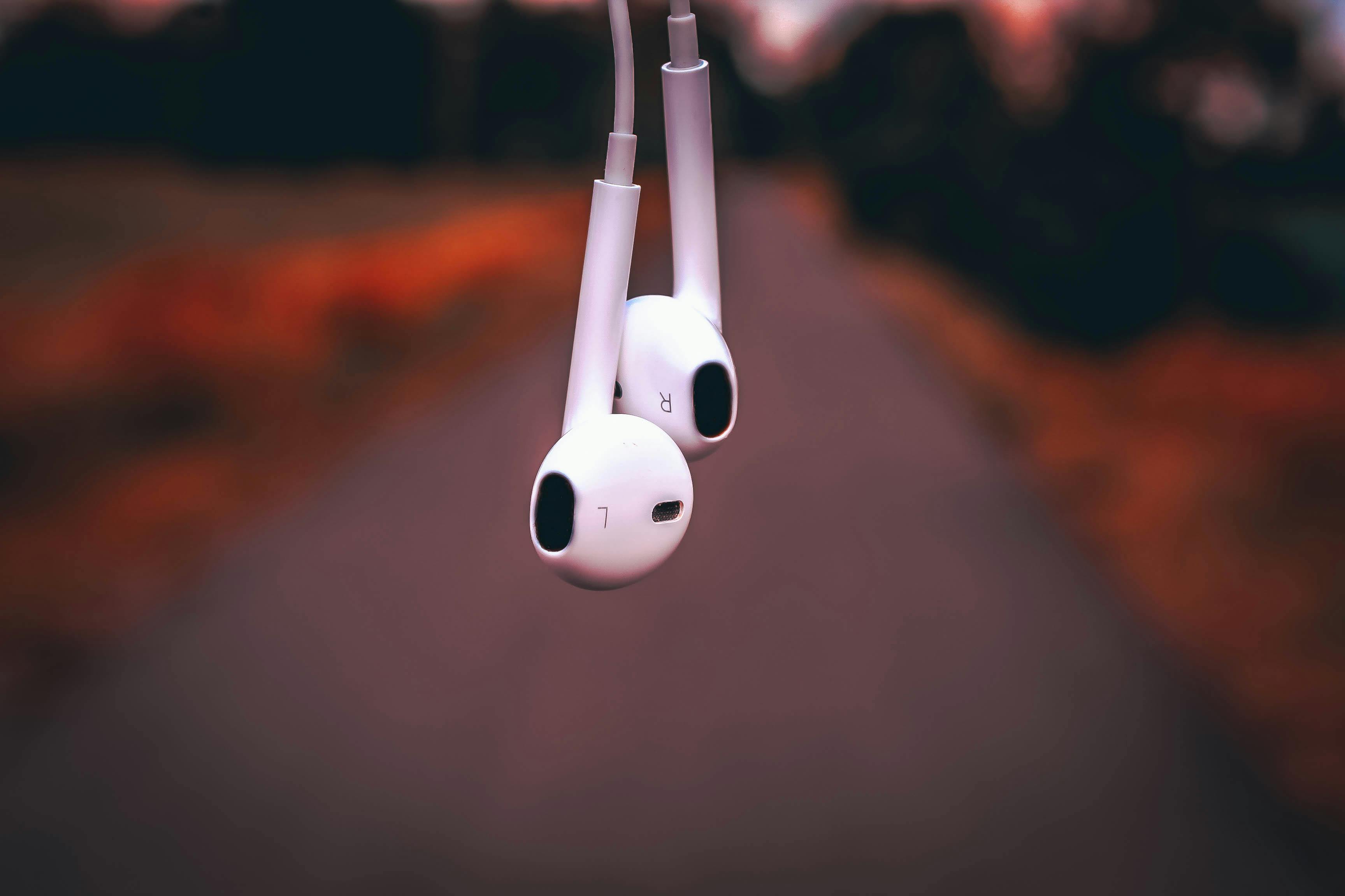Free stock photo of apple, headphones, pretty