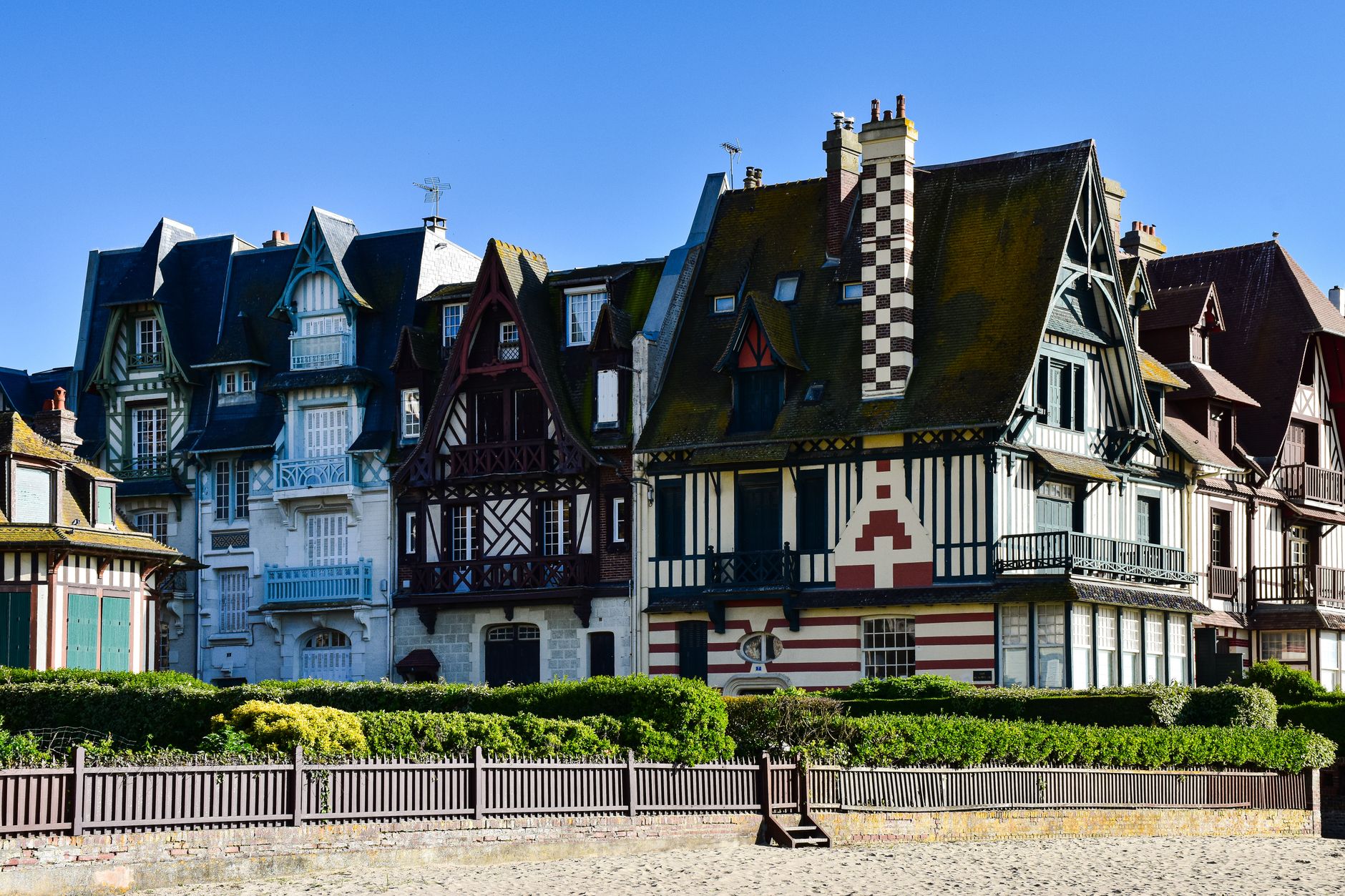 Airport transfers in Deauville City Airport transfers in Deauville City
