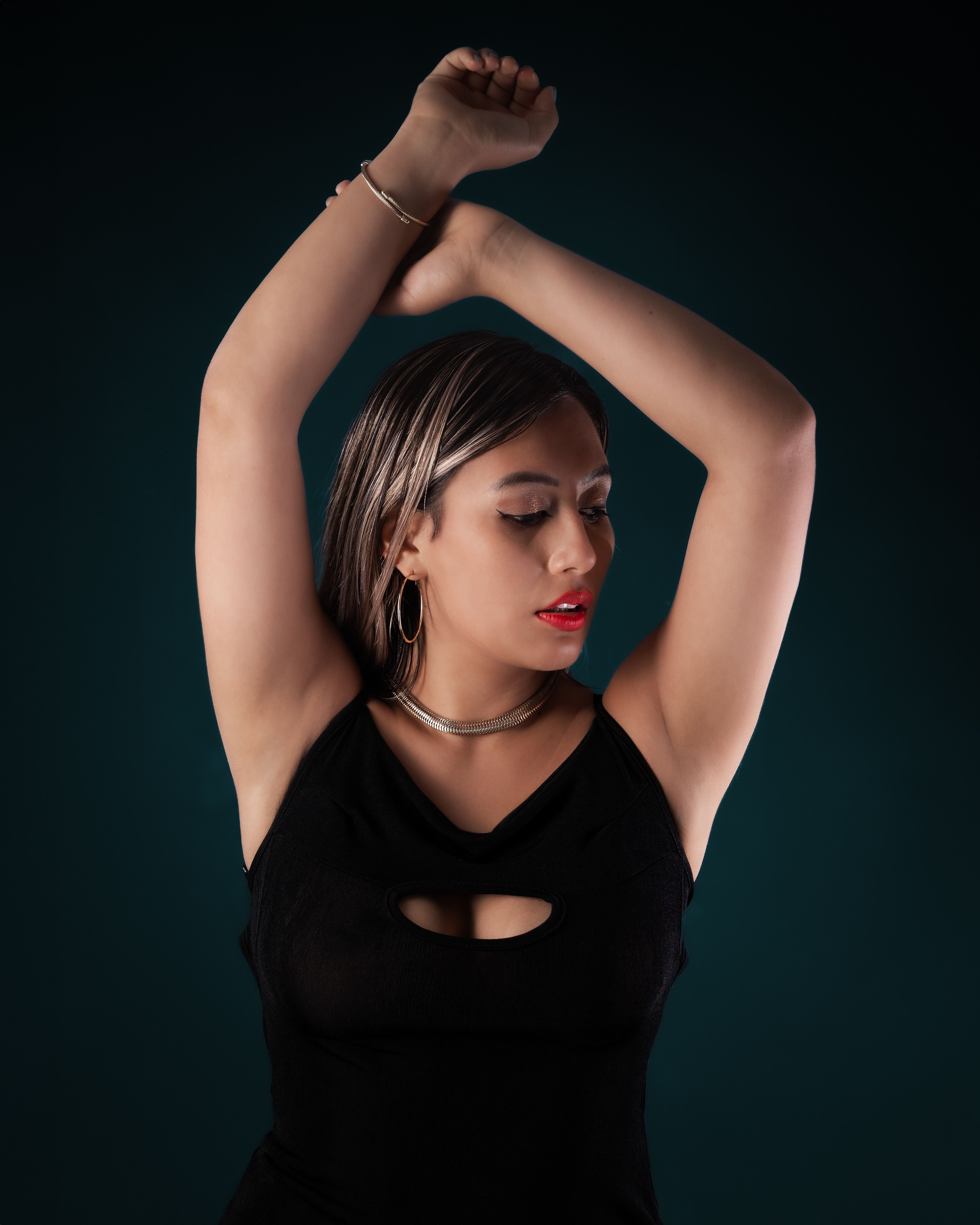 mujer modelando · Free Stock Photo