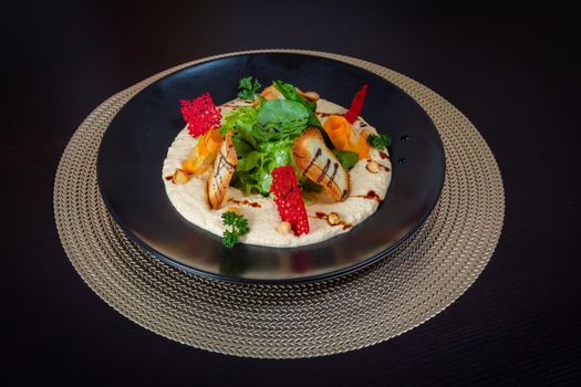 Préparation de casserole de poulet et de riz