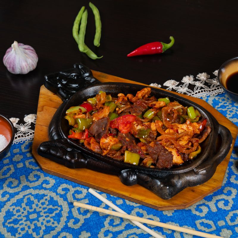 Squid and Vegetable Stir-Fry with Garlic Chili
