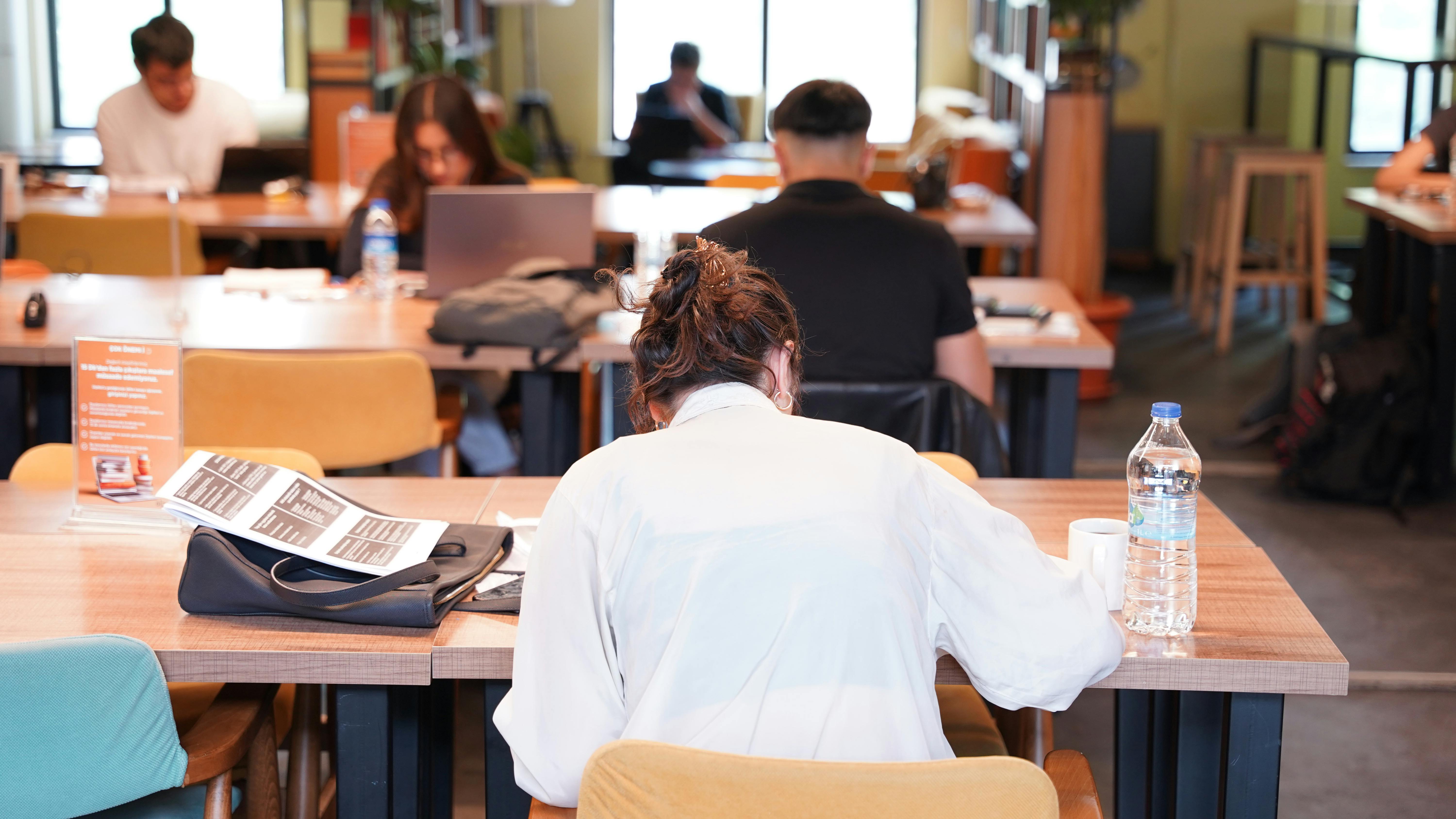 grátis Foto profissional grátis de #interior, académico, ajuda Foto profissional