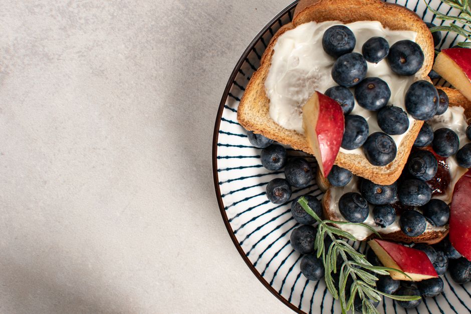 healthy low sugar breakfast plate