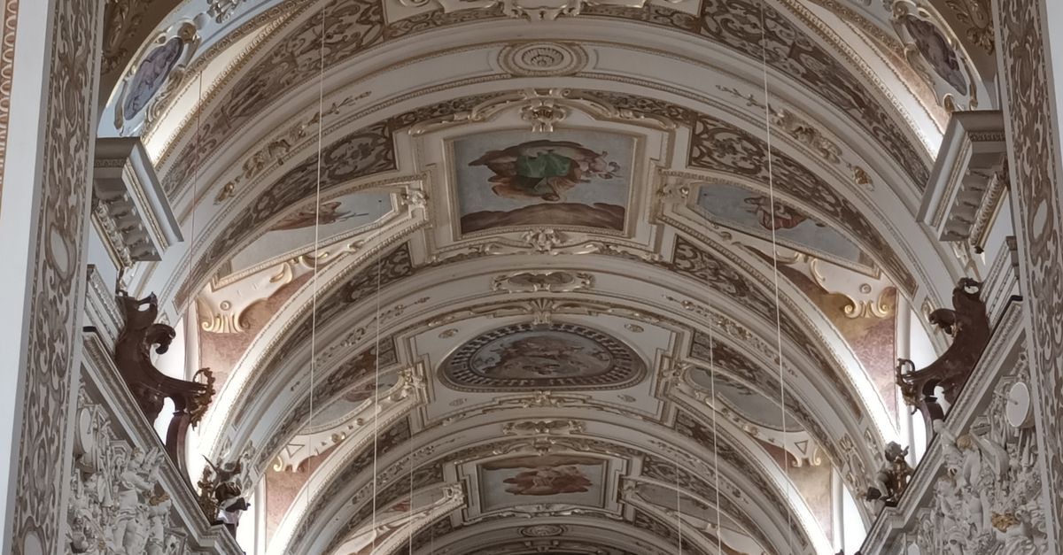 The Interior Of A Church With Ornate Ceilings Free Stock Photo ornate-church-interior-with-majestic-column-architecture-and-detailed