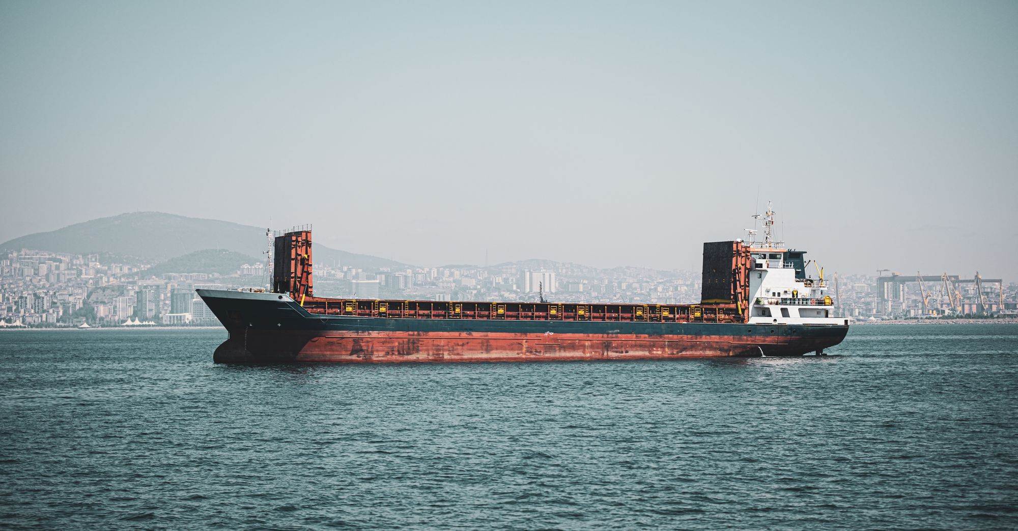 Hormuz Closure Persists, Lifting Brent Near $85 — WTI Up 5% to $82.13