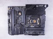 The asus z370 - a motherboard with a cpu and ram