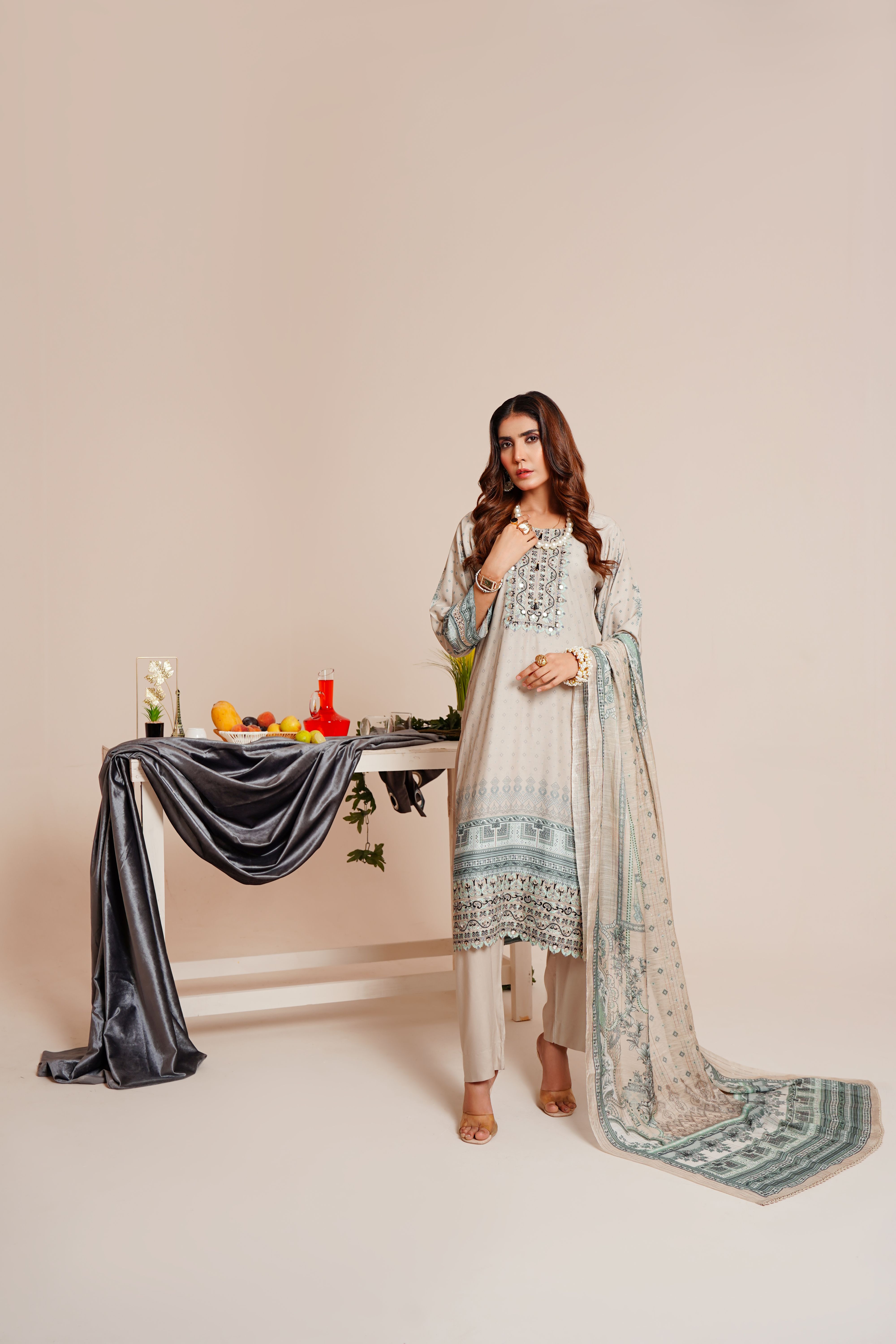 Elegant Pakistani Dress Decor
