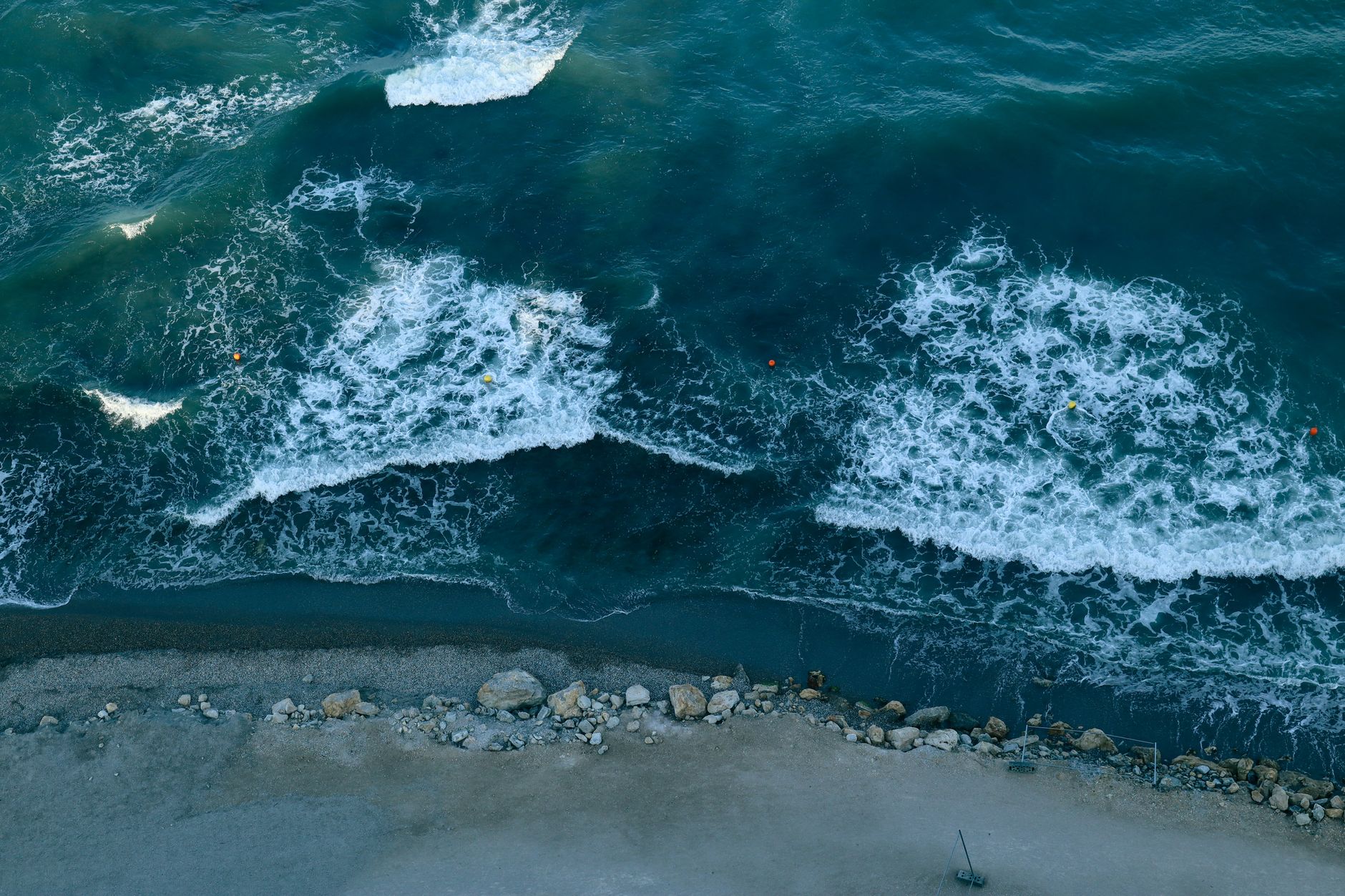 Satellite debris ocean — Curiosidades