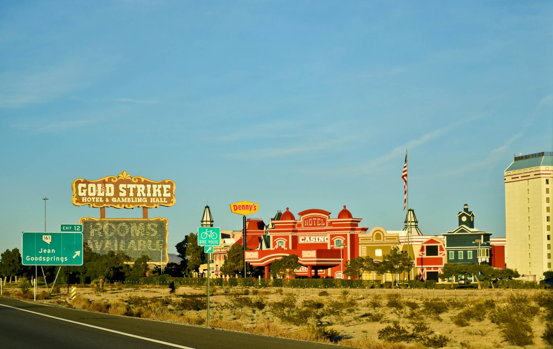 View of the Gold Strike Hotel and Casino in Las Vegas, capturing vibrant architecture against a clear sky.