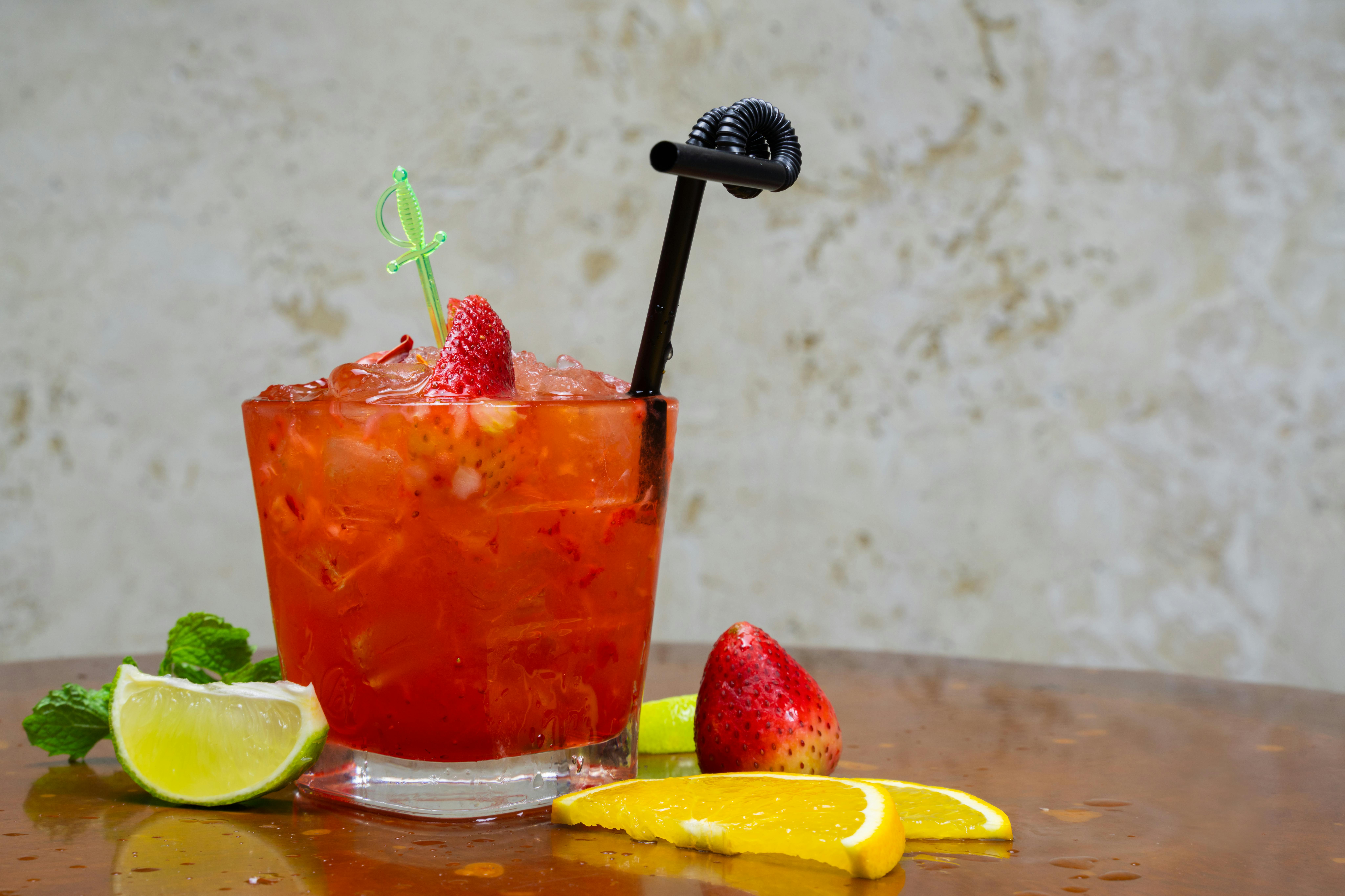 Blue Tropic con Vodka: Una deliciosa bebida tropical con un toque de vodka.