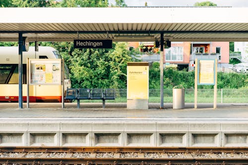 Δωρεάν στοκ φωτογραφιών με hechingen, αδειάζω, αποβάθρα σιδηροδρομικού σταθμού