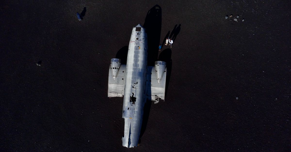國防:T-34初教機墜毀,兩名飛官殉職的原因到底是什麼?