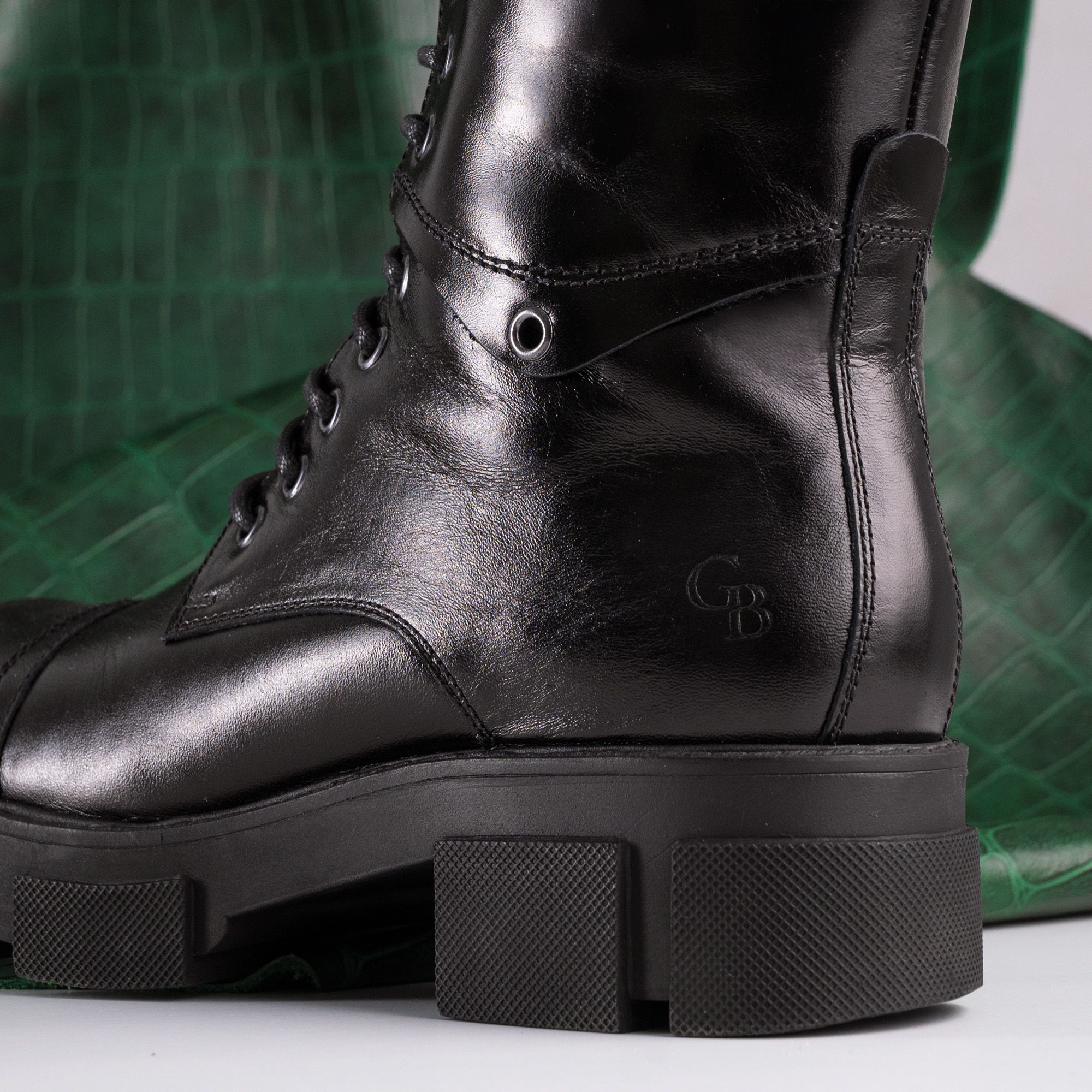 Bota Coturno