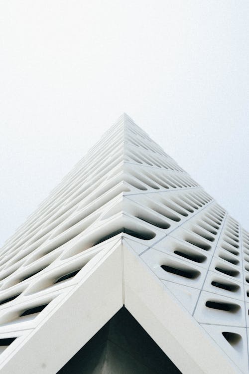 Free Low Angle Photo of White Building Stock Photo