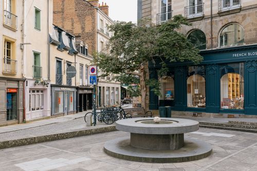 Free Tête de muse endormie - Place de Coëtquen - Rennes Stock Photo