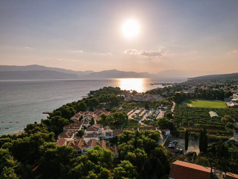 The Hybrid Inverter Process in Cyprus, Step by Step — illustrasjonsbilde