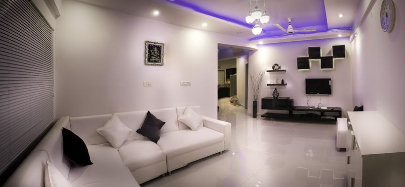 Ilustración sobre Seguro de hogar para casas con jardín y piscina: coberturas, responsabilidad civil y ahorro