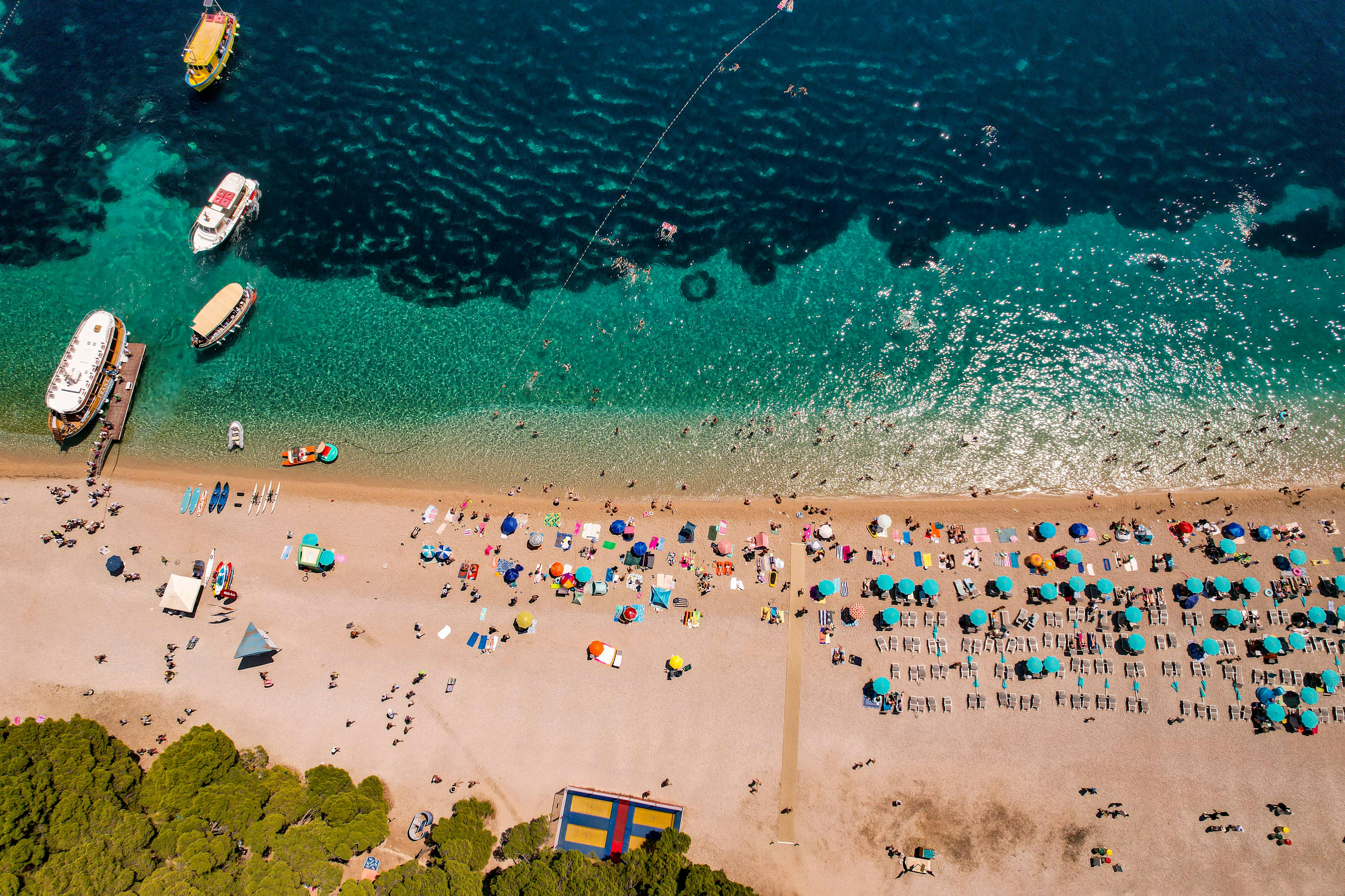 Shop TODAY's Travel Awards Have Landed! All the Best Gear, Clothing, Accessories and More, From $12 — Photo by Vladimir Srajb